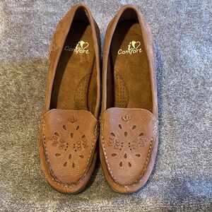 i Comfort Women's Tan Loafers Leather